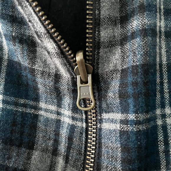 Wool Reversible Cape or Cloak/Poncho with zipper & pocket for both sides - Picture 5 of 15